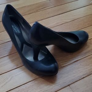 Naturalizer pumps